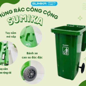 Thùng rác nhựa công nghiệp SUMIKA B240 là một giải pháp hoàn hảo cho những không gian cần xử lý lượng rác thải lớn. Với thiết kế bền bỉ, dung tích siêu lớn và tính năng tiện lợi, sản phẩm này sẽ giúp bạn giữ cho môi trường xung quanh luôn sạch sẽ và gọn gàng.