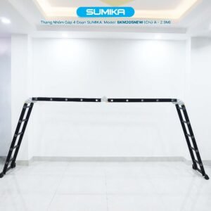 Thang Nhôm Gấp 4 Đoạn Sumika SKM205 NEW là sản phẩm thuộc dòng thang nhôm gấp của thương hiệu Sumika, nổi tiếng với các sản phẩm chất lượng và thiết kế thông minh. Với chiều cao tối đa chữ A là 2.9m và chiều cao tối đa duỗi thẳng chữ I là 5.8m, thang này đáp ứng tốt nhu cầu sử dụng của nhiều gia đình cũng như các công trình xây dựng.