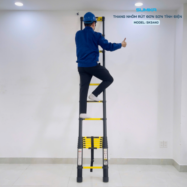 thang nhôm rút đơn Sumika SKS440 là một sản phẩm đáng chú ý trong danh mục thang nhôm, đặc biệt phù hợp cho các công việc gia đình và thương mại. Dưới đây là phân tích chi tiết dựa trên các nguồn thông tin đáng tin cậy, bao gồm hình ảnh sản phẩm và các trang web bán hàng.