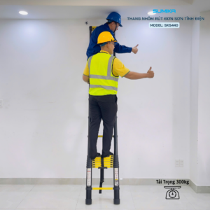 thang nhôm rút đơn Sumika SKS440 là một sản phẩm đáng chú ý trong danh mục thang nhôm, đặc biệt phù hợp cho các công việc gia đình và thương mại. Dưới đây là phân tích chi tiết dựa trên các nguồn thông tin đáng tin cậy, bao gồm hình ảnh sản phẩm và các trang web bán hàng.